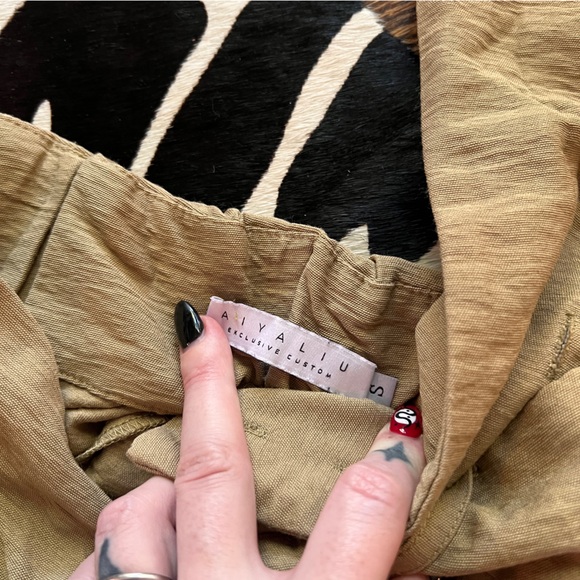 Wide Leg Pants with Single Strap - Picture 9 of 12